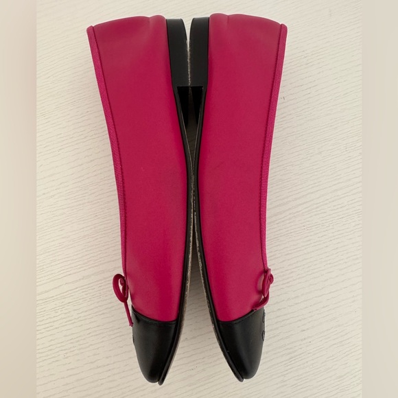 Chanel Hot Pink & Black Leather CC Bow Ballet Flats Size 40.5 Authentic Shoes - Picture 4 of 9